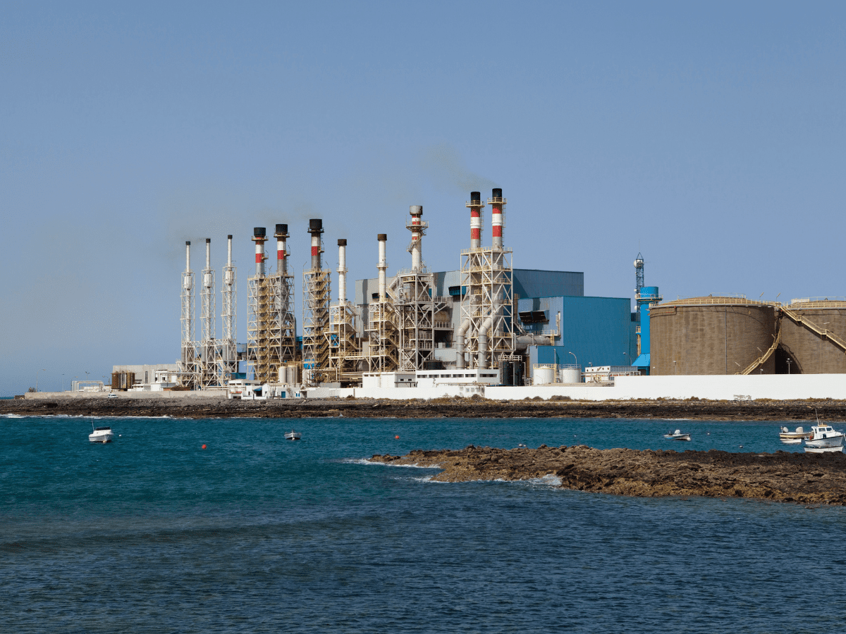 photo of an industrial water plant