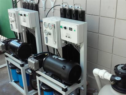 ECHOTec High-Pressure Land-Based Desalination Pumps ECHOTec dual land-based watermaker systems with high-pressure pumps