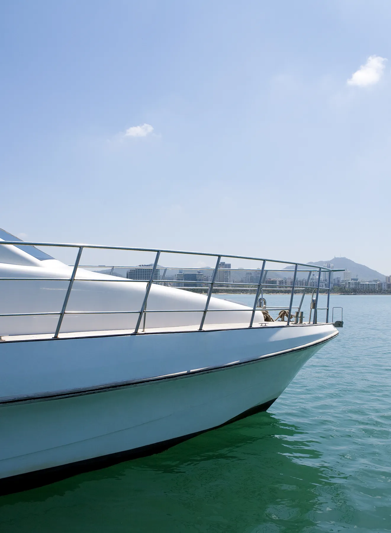 yacht in hainan